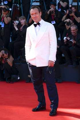Jude Law bei der Premiere des Kinofilms La Mage du Kremlin The Wizard of the Kremlin auf der Biennale di Venezia 2025 82. Internationale Filmfestspiele von Venedig im Palazzo del Cinema. Venedig, 31.08.2025