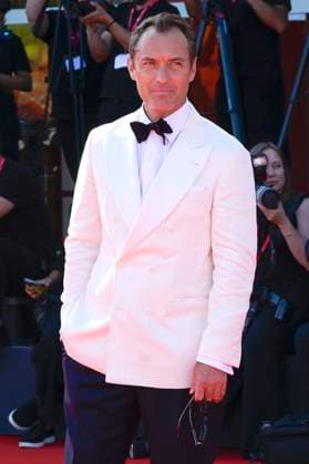 Jude Law bei der Premiere des Kinofilms La Mage du Kremlin The Wizard of the Kremlin auf der Biennale di Venezia 2025 82. Internationale Filmfestspiele von Venedig im Palazzo del Cinema. Venedig, 31.08.2025