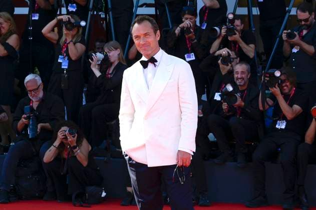 Jude Law bei der Premiere des Kinofilms La Mage du Kremlin The Wizard of the Kremlin auf der Biennale di Venezia 2025 82. Internationale Filmfestspiele von Venedig im Palazzo del Cinema. Venedig, 31.08.2025