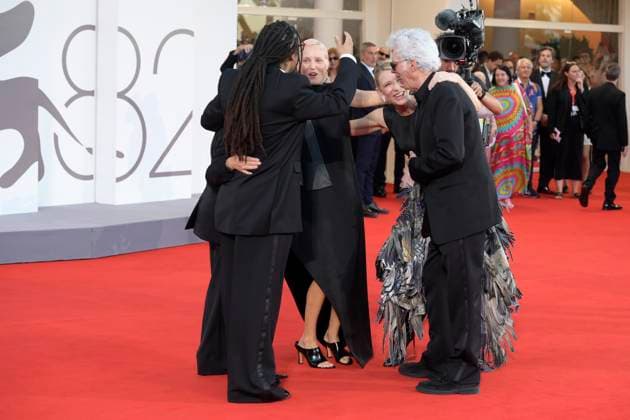 Father Mother Sister Brother red carpet in Venice Lido - 31 Aug 2025 Jim Jarmusch (r), Cate Blanchett (r), Vicky Krieps (c) and Luca Sabbat (r) attend the red carpet of film Father Mother Brother Sister at 82 Venice Film Festival at Palazzo del cinema. Venice Lido Italy Copyright: xMarioxCartellix xSOPAxImagesx _DSC4721