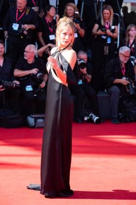The Wizard of the Kremlin Red Carpet - The 82nd Venice International Film Festival - 31 Aug 2025 A guest attends The Wizard of the Kremlin red carpet during The 82nd Venice International Film Festival. Venice Italy Copyright: xLoredanaxSangiulianox xSOPAxImagesx LSangiuliano-2127