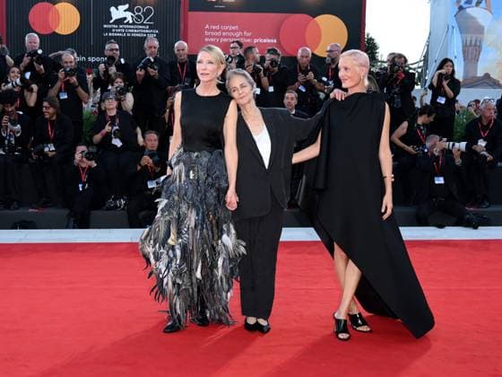 Venice, 82nd Venice International Film Festival 2025 - evening 5 - red carpet of the film Father Mother Sister Brother Pictured: Charlotte Rampling, Cate Blanchett, Vicky Krieps  Copyright: xAlbertoxTerenghi PoolxPhotoxEventsx06x xipa-agency.netx xPoolxPhotoxEventsx06x IPA_Agency_IPA63803121