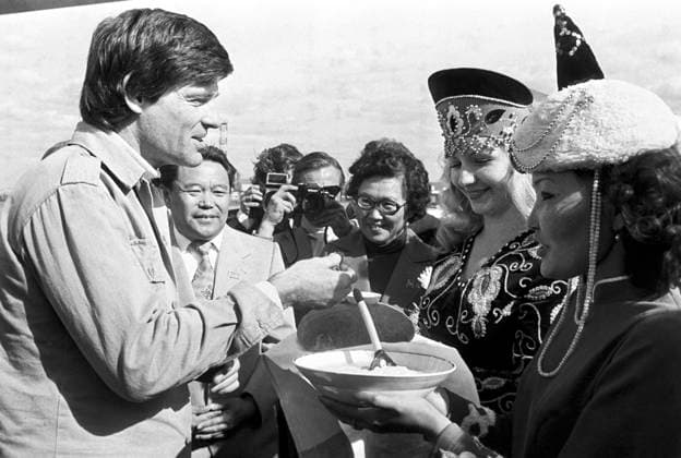 August 1-22, 1979. Ulan-Ude, Buryat ASSR, USSR. Local residents welcome american actor, singer, songwriter, director, and social activist Dean Reed (L front) during his Baikal Amur Mainline tour. The exact date of the photograph is unknown. Vladimir Matviyevsky TASS  4613442