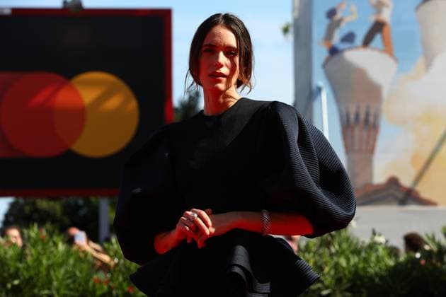 September 1, 2025, Venice, Veneto, Italy: STACY MARTIN on the red carpet for The Testament of Ann Lee Premiere screening at the 82nd Venice Film Festival at the Venice Lido, Italy. Venice Italy - ZUMAc179 20250901_zep_c179_158 Copyright: xMickaelxChavetx