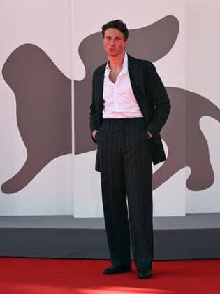 Venice, Italy: Venice, 82nd Venice International Film Festival 2025 - Evening 6 - Red Carpet for the film The Testament of Ann Lee . Pictured: Jamie Bogyo Venice Italy  - ZUMAp169 20250901_zea_p169_1000 Copyright: xSimonexComix