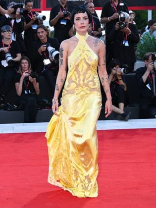Venice, 82nd Venice International Film Festival 2025 - evening 6, red carpet for the film The Smashing Machine . Pictured is Halsey.  Copyright: xAlbertoxTerenghix xipa-agency.netx xPoolxPhotoxEventsx06x IPA_Agency_IPA63881578