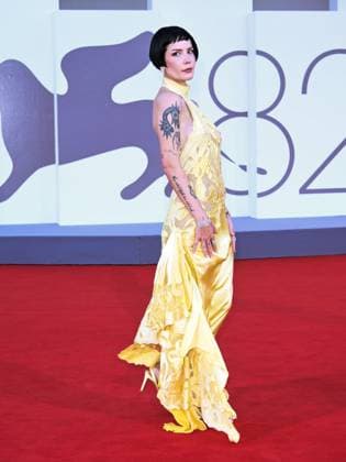Venice, ITALY: Venice, 82nd Venice International Film Festival 2025 - evening 6, red carpet of the film The Smashing Machine In the photo: Halsey Venice ITALY  - ZUMAp169 20250901_zea_p169_1151 Copyright: xSimonexComix