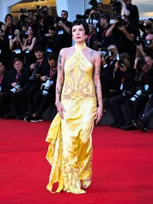 Venice, ITALY: Venice, 82nd Venice International Film Festival 2025 - evening 6, red carpet of the film The Smashing Machine In the photo: Halsey Venice ITALY  - ZUMAp169 20250901_zea_p169_1155 Copyright: xSimonexComix