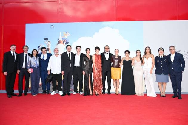 Venice, 82nd Venice International Film Festival 2025 - evening 6, red carpet of the film (Im)perfetta In the photo: Nicolò Bressan Degli Antoni, Federica Franzellitti, Lisa Luchetta, Luna Shirin Rasia, Matteo Bianchi, Valeria Solarino  Copyright: xManuelexMangiarottix xipa-agency.netx xPoolxPhotoxEventsx06x IPA_Agency_IPA63883006