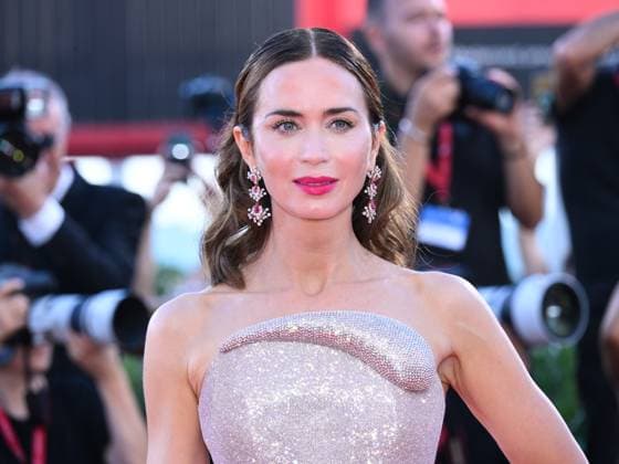 Venice, Italy: Venice, 82nd Venice International Film Festival 2025 - Evening 6, red carpet for the film The Smashing Machine. Pictured: Emily Blunt Venice Italy  - ZUMAp169 20250901_zea_p169_1205 Copyright: xAlbertoxTerenghix