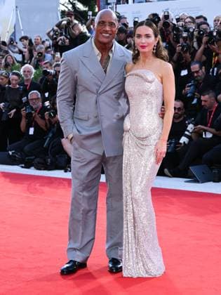 Venice, Italy: Venice, 82nd Venice International Film Festival 2025 - Evening 6, red carpet for the film The Smashing Machine. Pictured: Emily Blunt, Dwayne Johnson Venice Italy  - ZUMAp169 20250901_zea_p169_1249 Copyright: xAlbertoxTerenghix