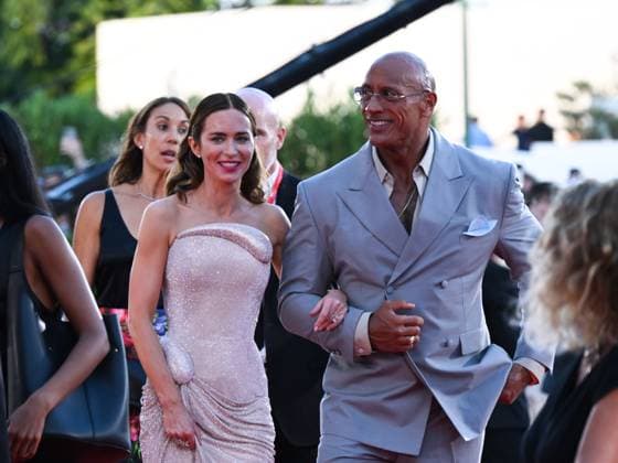 Venice, Italy: Venice, 82nd Venice International Film Festival 2025 - Evening 6, red carpet for the film The Smashing Machine. Pictured: Emily Blunt, Dwayne Johnson Venice Italy  - ZUMAp169 20250901_zea_p169_1254 Copyright: xAlbertoxTerenghix