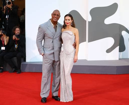 September 1, 2025, Venice, Veneto, Italy: EMILY BLUNT and DWAYNE JOHNSON pose on the red carpet for The Smashing Machine Premiere screening at the 82nd Venice Film Festival at the Venice Lido, Italy. Venice Italy - ZUMAc179 20250901_zep_c179_207 Copyright: xMickaelxChavetx