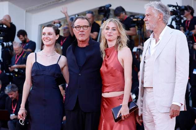 Julia Windischbauer, Sebastian Koch und Gäste bei der Premiere des Kinofilms The Smashing Machine auf der Biennale di Venezia 2025 82. Internationale Filmfestspiele von Venedig im Palazzo del Cinema. Venedig, 01.09.2025