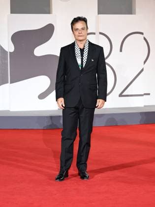 Venice, Italy: Venice, 82nd Venice International Film Festival 2025 - evening 6, red carpet for the film Portobello In the photo Lino Musella Venice Italy  - ZUMAp169 20250901_zea_p169_1727 Copyright: xSimonexComix