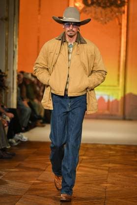 PFW - Austin Post Runway in Paris FA A model walks the runway for the Austin Post collection by American singer Post Malone as part of Paris Fashion Week in Paris, on September 1, 2025. Photo by Firas Abdullah ABACAPRESS.COM Paris Ile-de-France France  Copyright: xAbdullahxFiras ABACAx