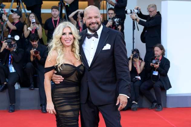 Mark Kerr mit Ehefrau Franci Alberding Kerr bei der Premiere des Kinofilms The Smashing Machine auf der Biennale di Venezia 2025 82. Internationale Filmfestspiele von Venedig im Palazzo del Cinema. Venedig, 01.09.2025