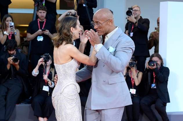 Emily Blunt und Dwayne Johnson bei der Premiere des Kinofilms The Smashing Machine auf der Biennale di Venezia 2025 82. Internationale Filmfestspiele von Venedig im Palazzo del Cinema. Venedig, 01.09.2025