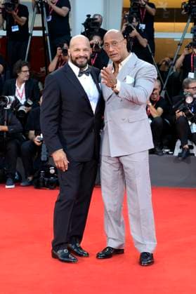 Mark Kerr und Dwayne Johnson bei der Premiere des Kinofilms The Smashing Machine auf der Biennale di Venezia 2025 82. Internationale Filmfestspiele von Venedig im Palazzo del Cinema. Venedig, 01.09.2025