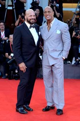 Mark Kerr und Dwayne Johnson bei der Premiere des Kinofilms The Smashing Machine auf der Biennale di Venezia 2025 82. Internationale Filmfestspiele von Venedig im Palazzo del Cinema. Venedig, 01.09.2025