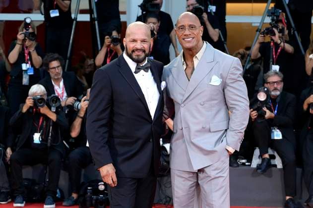 Mark Kerr und Dwayne Johnson bei der Premiere des Kinofilms The Smashing Machine auf der Biennale di Venezia 2025 82. Internationale Filmfestspiele von Venedig im Palazzo del Cinema. Venedig, 01.09.2025