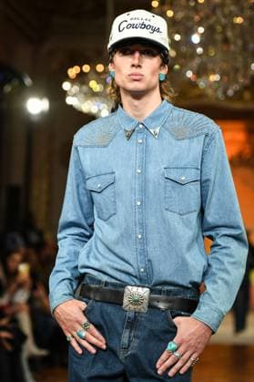 PFW - Austin Post Runway in Paris FA A model walks the runway for the Austin Post collection by American singer Post Malone as part of Paris Fashion Week in Paris, on September 1, 2025. Photo by Firas Abdullah ABACAPRESS.COM Paris Ile-de-France France  Copyright: xAbdullahxFiras ABACAx
