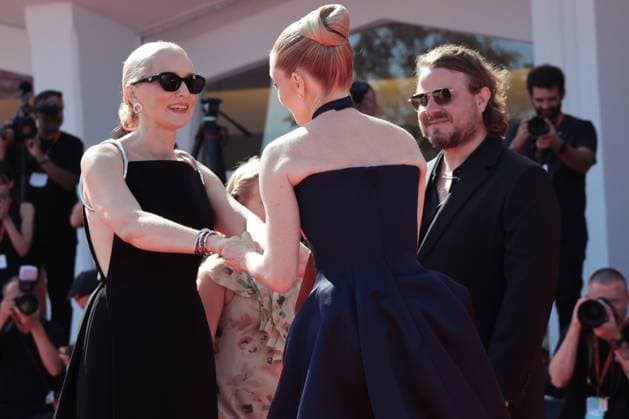 The Testament Of Ann Lee Red Carpet - The 82nd Venice International Film Festival Mona Fastvold and Amanda Seyfried attends The Testament Of Ann Lee red carpet during the 82nd Venice International Film Festival on September 01, 2025 in Venice, Italy  Copyright: xKazukoxWakayamax