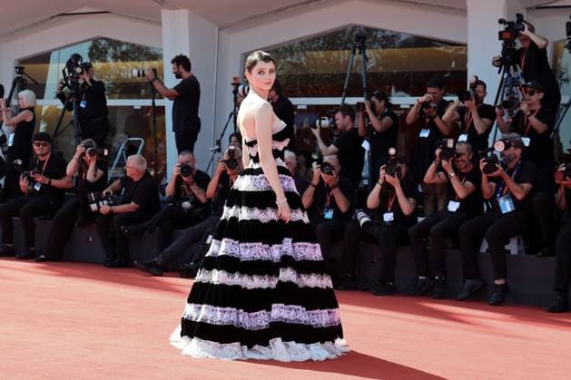 The Testament Of Ann Lee Red Carpet - The 82nd Venice International Film Festival Thomasin McKenzie attends The Testament Of Ann Lee red carpet during the 82nd Venice International Film Festival on September 01, 2025 in Venice, Italy  Copyright: xKazukoxWakayamax