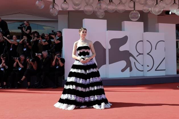 The Testament Of Ann Lee Red Carpet - The 82nd Venice International Film Festival Thomasin McKenzie attends The Testament Of Ann Lee red carpet during the 82nd Venice International Film Festival on September 01, 2025 in Venice, Italy  Copyright: xKazukoxWakayamax