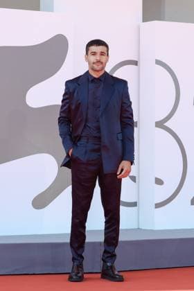 The Testament Of Ann Lee Red Carpet - The 82nd Venice International Film Festival Christopher Abbott attends The Testament Of Ann Lee red carpet during the 82nd Venice International Film Festival on September 01, 2025 in Venice, Italy  Copyright: xKazukoxWakayamax