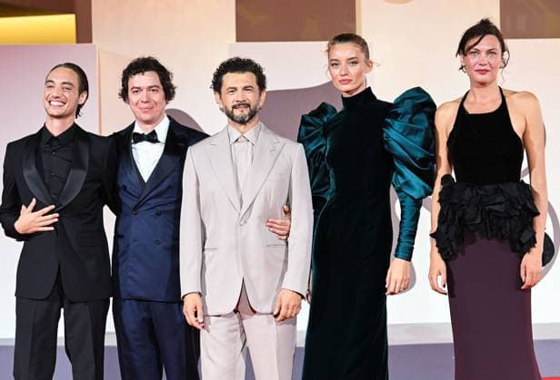 Venice, 82nd Venice International Film Festival 2025 - evening 6, red carpet of the film Orfeo In the photo: Luca Vergoni, Virgilio Villoresi, Vinicio Marchioni, Giulia Maenza and Aomi Muyock  Copyright: xManuelexMangiarottix xipa-agency.netx xPoolxPhotoxEventsx06x IPA_Agency_IPA63891100