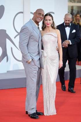 The Smashing machine red carpet in Italy - 01 Sept 2025 Emily Blunt (L) and Dwayne Johnson (R) attend the red carpet of the film The smashing achine at 82 Venice Film Festival at Palazzo del cinema. Venice Lido Italy Copyright: xMarioxCartellix xSOPAxImagesx _DSC5273