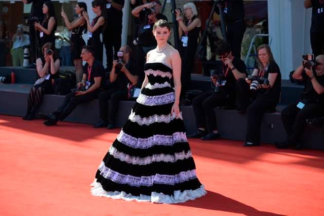The testament of Ann Lee red carpet in Venice Lido - 01 Sept 2025 Thomasin McKenzie attends the red carpet of film The testament of Ann Lee at 82 Venice Film Festival at Palazzo del cinema. Venice Lido Italy Copyright: xMarioxCartellix xSOPAxImagesx _DSC0462