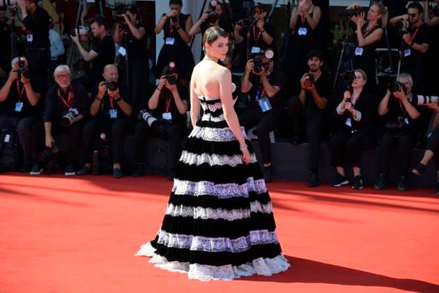 The testament of Ann Lee red carpet in Venice Lido - 01 Sept 2025 Thomasin McKenzie attends the red carpet of film The testament of Ann Lee at 82 Venice Film Festival at Palazzo del cinema. Venice Lido Italy Copyright: xMarioxCartellix xSOPAxImagesx _DSC0486