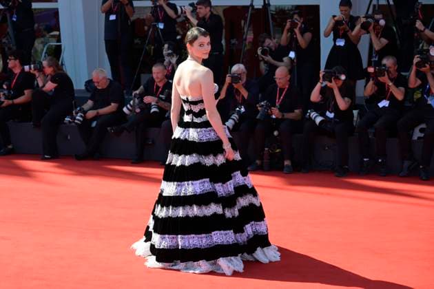 The testament of Ann Lee red carpet in Venice Lido - 01 Sept 2025 Thomasin McKenzie attends the red carpet of film The testament of Ann Lee at 82 Venice Film Festival at Palazzo del cinema. Venice Lido Italy Copyright: xMarioxCartellix xSOPAxImagesx _DSC0466