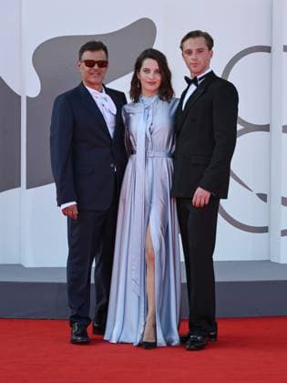 Venice, 82nd Venice International Film Festival 2025 - evening 7 - red carpet for the film L Etranger (The Stranger) In the photo: François Ozon, Rebecca Marder, Benjamin Voisin  Copyright: xSimonexComix xipa-agency.netx xPoolxPhotoxEventsx06x IPA_Agency_IPA63959564