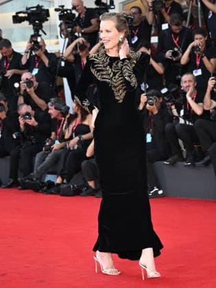 Venice, 82nd Venice International Film Festival 2025 - Evening 7 - Red carpet for the film A House of Dynamite. Pictured is Eva Herzigova.  Copyright: xSimonexComix xipa-agency.netx xPoolxPhotoxEventsx06x IPA_Agency_IPA63964762