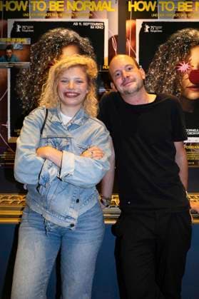 Luisa-Celine Gaffron und Florian Pochlatko bei der Premiere des Kinofilms How to Be Normal im Metropol. Düsseldorf, 02.09.2025
