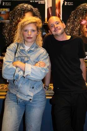Luisa-Celine Gaffron und Florian Pochlatko bei der Premiere des Kinofilms How to Be Normal im Metropol. Düsseldorf, 02.09.2025