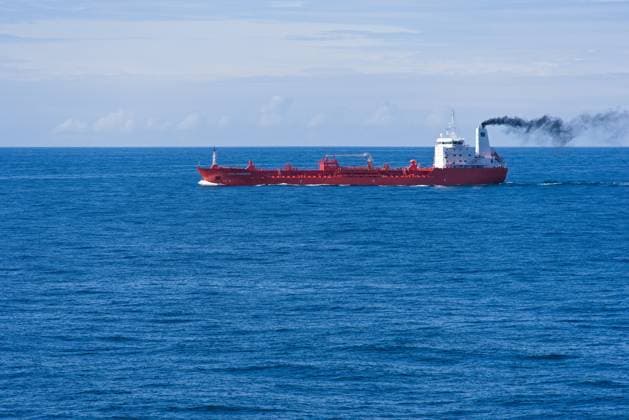 Großes Fracht- oder Tankschiff im Ozean Großes Fracht- oder Tankschiff im Ozean (License=RF) Copyright: xZoonar.com AlfredxHoferx 23905019