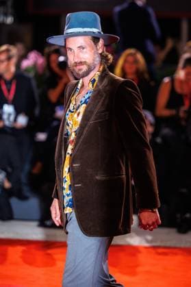 Red carpet of the film Dead Man s Wire at the 82nd Venice Film Festival in Venice - 02 Sep 2025 American actor John Robinson attends the red carpet of the film Dead Man s Wire at the 82nd Venice Film Festival. Venice Italy Copyright: xMarcoxBaradax xSOPAxImagesx AREDCARPETDEADMANSWIRE-4