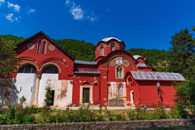 Patriarchat von Pec Kloster, ein mittelalterliches orthodoxes Kloster in Peja, Kosovo Patriarchate of Pec Monastery, a medieval Orthodox monastery in Peja, Kosovo (License=RF) Copyright: xZoonar.com ChunxJuxWux 23921877