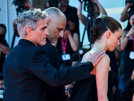 Venice, 82nd Venice International Film Festival 2025 - day 8 - red carpet for the film The Voice of Hind Rajab - Pictured: Rooney Mara, Joaquin Phoenix  Copyright: xManuelexMangiarottix xipa-agency.netx xPoolxPhotoxEventsx06x IPA_Agency_IPA64038195