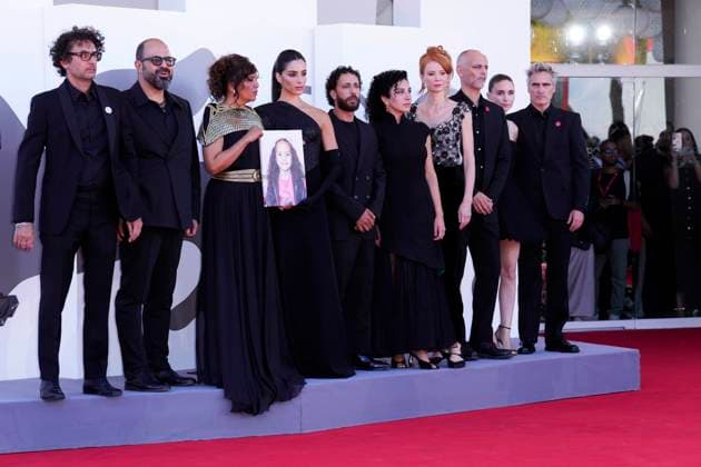 The Voice Of Hind Rajab Red Carpet - The 82nd Venice International Film Festival Nadim Cheikhrouha, Amer Hlehel, Kaouther Ben Hania, Saja Kilani, Motaz Malhees, Clara Khoury, Odessa Rae, James Wilson, Rooney Mara and Joaquin Phoenix attends the The Voice Of Hind Rajab red carpet during the 82nd Venice International Film Festival on September 03, 2025 in Venice, Italy. Venice Italy Copyright: xDanielexCifalà x originalFilename: cifala-notitle250903_npr2D.jpg