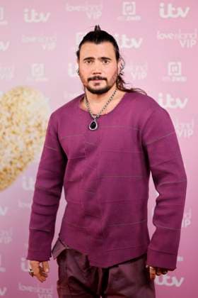 Schauspieler Bela Klentze bei der Premiere der neuen Staffel der Dating-Show Love Island VIP im Cinenova Kino - die neue Staffel wird ab dem 11. September bei RTL2 ausgesetrahlt. Köln, 03.09.2025 NRW Deutschland Copyright: xChristophxHardtx