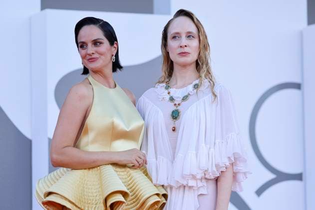 Noemie Merlant und Fanni Wrochna bei der Premiere des Kinofilms Duse auf der Biennale di Venezia 2025 82. Internationale Filmfestspiele von Venedig im Palazzo del Cinema. Venedig, 03.09.2025