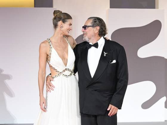 Venice, 82nd Venice International Film Festival 2025 - evening 8. Red Carpet of the film In The Hand Of Dante In the photo Julian Schnabel, Louise Kugelberg  Copyright: xSimonexComix xipa-agency.netx xPoolxPhotoxEventsx06x IPA_Agency_IPA64053890