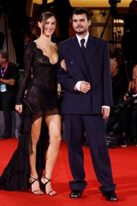 Devon Lee Carlson und Duke Nicholson bei der Premiere des Kinofilms In the Hand of Dante auf der Biennale di Venezia 2025 82. Internationale Filmfestspiele von Venedig im Palazzo del Cinema. Venedig, 03.09.2025