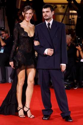 Devon Lee Carlson und Duke Nicholson bei der Premiere des Kinofilms In the Hand of Dante auf der Biennale di Venezia 2025 82. Internationale Filmfestspiele von Venedig im Palazzo del Cinema. Venedig, 03.09.2025