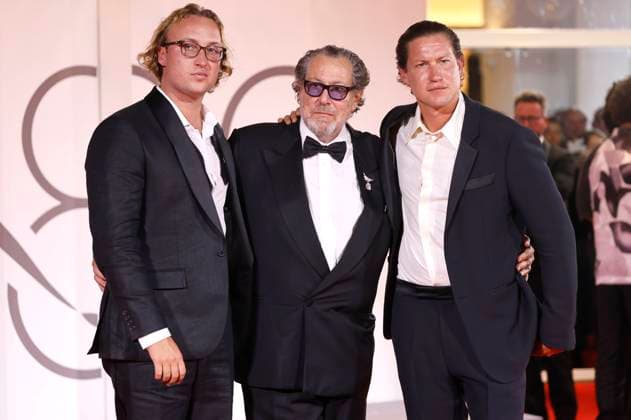 Olmo Schnabel, Julian Schnabel und Vito Schnabel bei der Premiere des Kinofilms In the Hand of Dante auf der Biennale di Venezia 2025 82. Internationale Filmfestspiele von Venedig im Palazzo del Cinema. Venedig, 03.09.2025